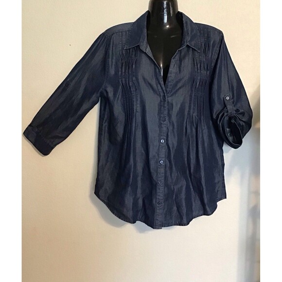 Gloria Vanderbilt, Women’s Button Up Blouse. Size Medium - Picture 6 of 7